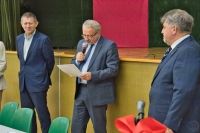 Chwile wzruszeń w ZST – pożegnanie Stanisława Rajdy - dyrektora odchodzącego na emeryturę